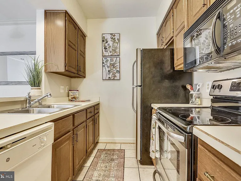10828 Antigua Ter — Photo 14
