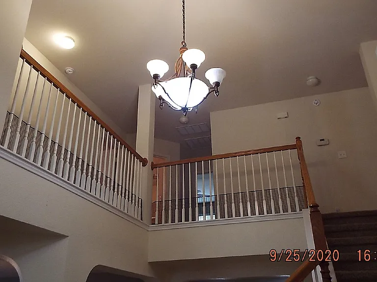 204 Cinnabar Trl — Photo 4