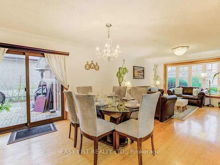 946 McBride Ave — Photo 6