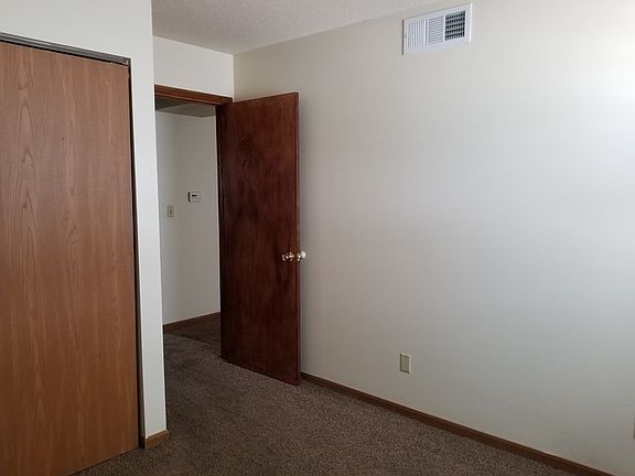 5th image of 820 Poplar St APT 7