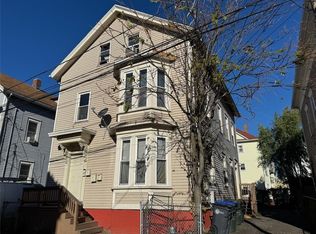 17 Alma St, Providence, RI 02908