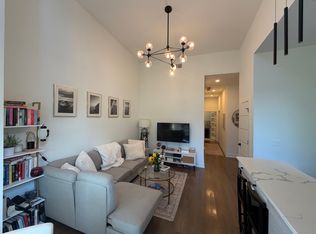 721 W Melrose St #3F, Chicago, IL 60657