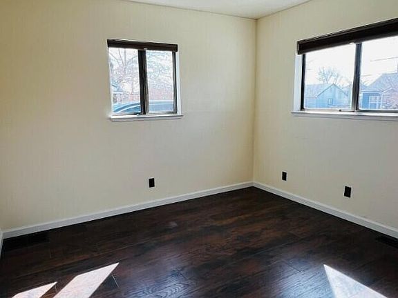 5th image of 507 Burns St