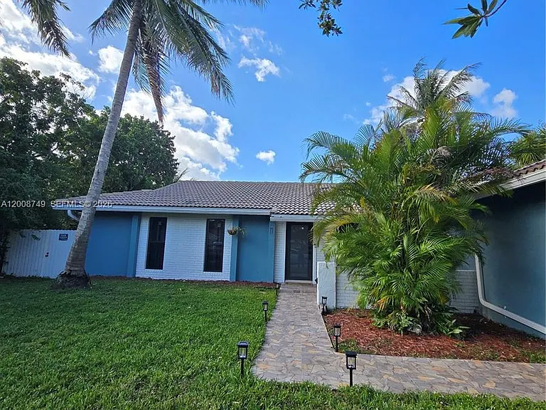 11578 NW 39th Pl — Photo 7
