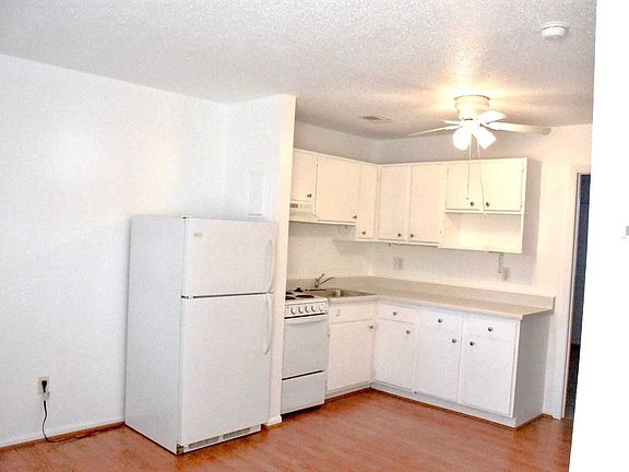 2nd image of 309 SE Grand Ave APT 2