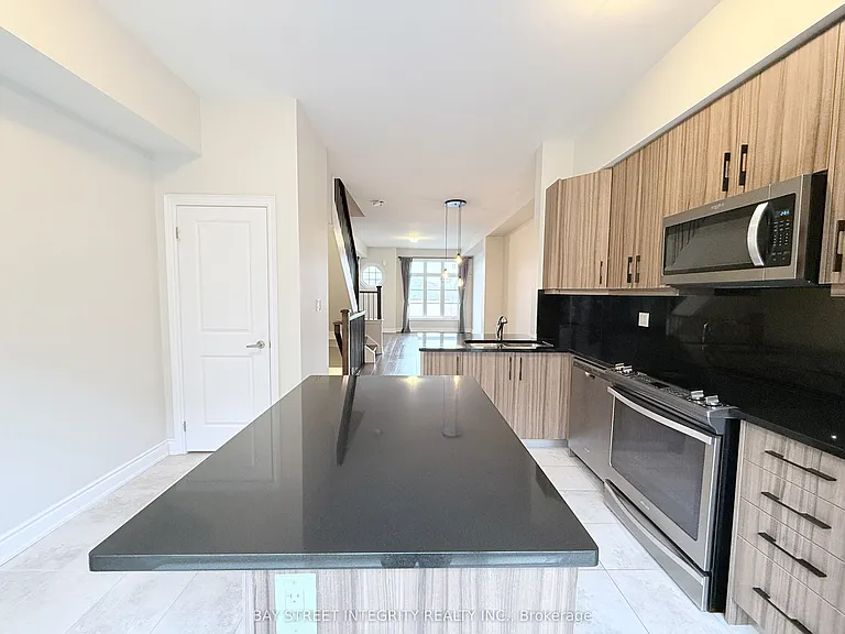 2160 Trafalgar Rd #3 — Photo 6