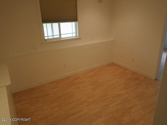 4th image of 435 W Crestwood Ave
