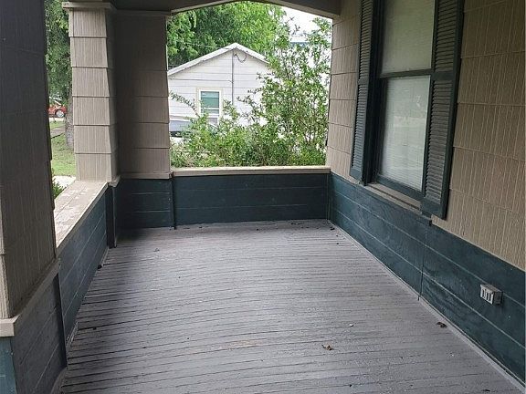 5th image of 1101 Avenue F