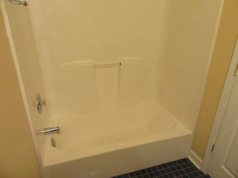 820 Premier Dr — Photo 15
