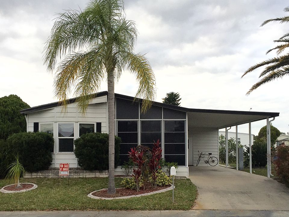 1st image of 697 Riverview Cir