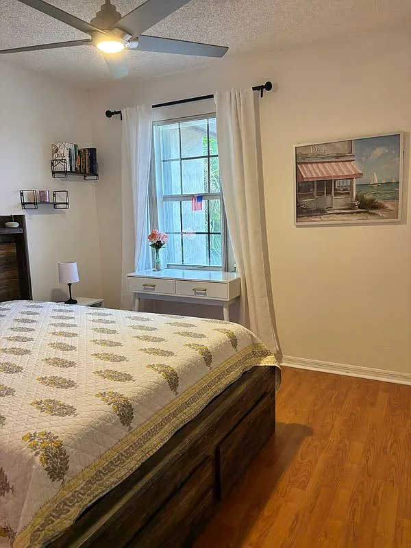 1 bed, 1.5 bath, 2485 sqft, $1,200 — Photo 4