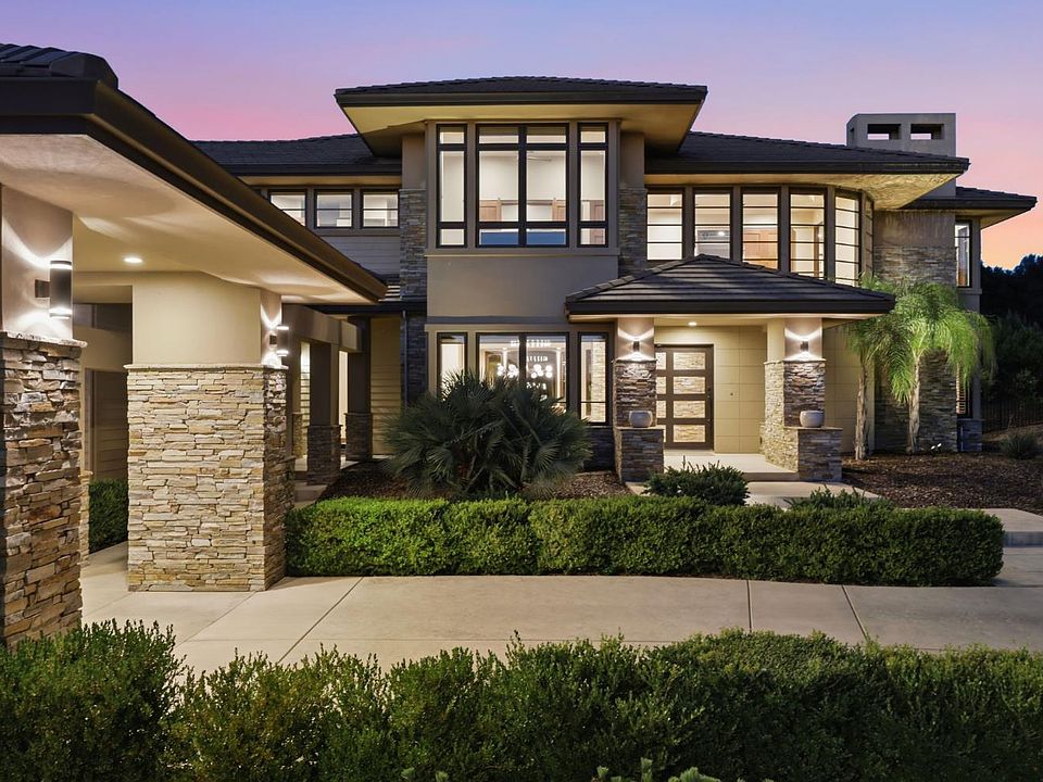 1st image of 988 Villa Del Sol