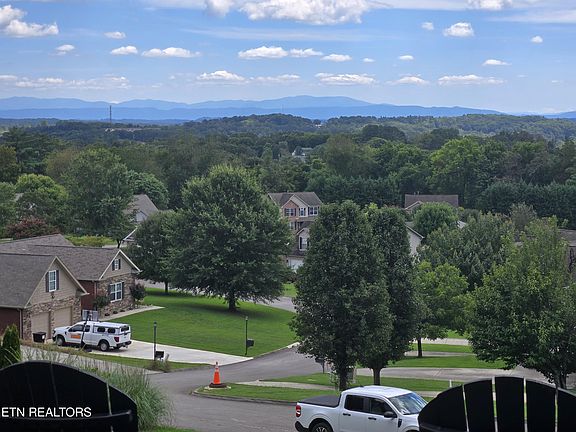 2nd image of 580 Cordova Ln