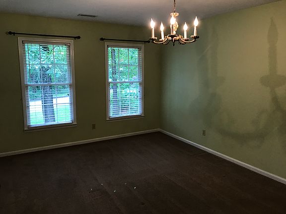 5th image of 316 Windy Hollow Dr