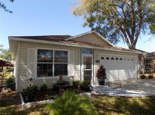 1563 Grove Ct, Tavares, FL 32778