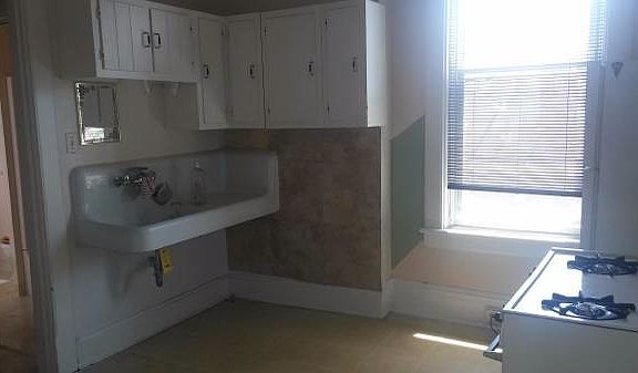 4th image of 243 Albion Pl APT 3