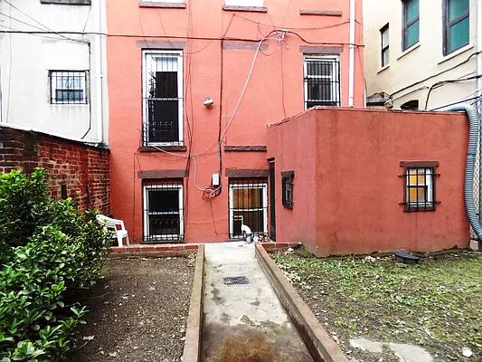 Rented by Blue Egg Realty Corp | media 20