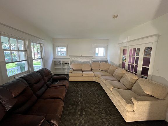Living room (furniture NOT included)