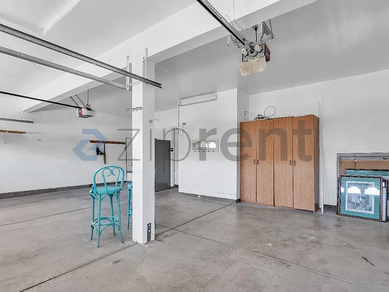 1001 Sandhurst Dr — Photo 33