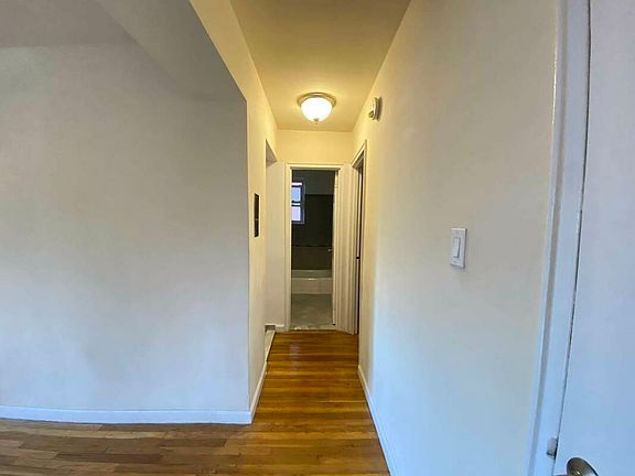 5th image of 37-24 Parsons Blvd #2A