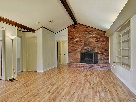 2nd image of 12440 Parkwood Dr