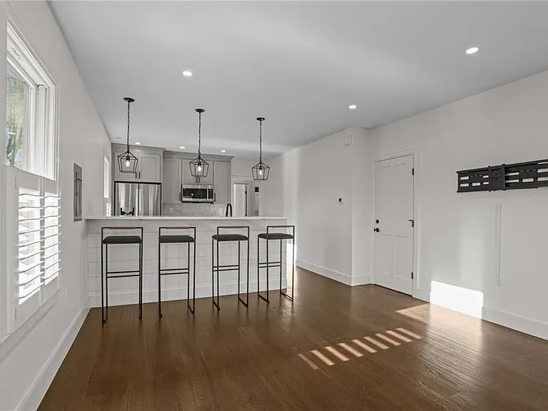 8 Cross St #2 — Photo 6