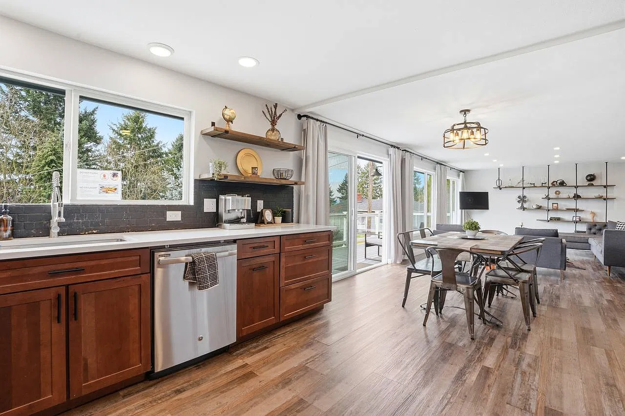 5 bed, 3416 sqft, $4,000 — Photo 3