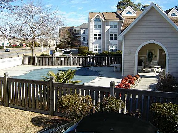 5th image of 2229 Lesner Cres APT 202