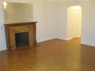3rd image of 52 W 71st St APT 1B
