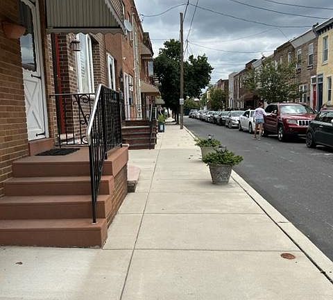 3rd image of 841 Cross St