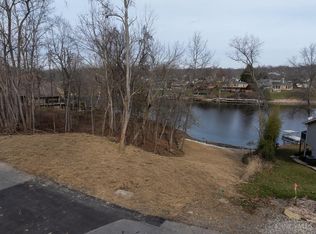 1888 Aqua Vista Dr, Lawrenceburg, IN