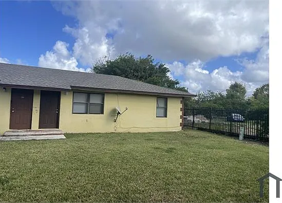 1027 NW 9th Ave #402