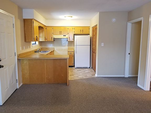 5th image of 3403 Maple Creek Ln #A