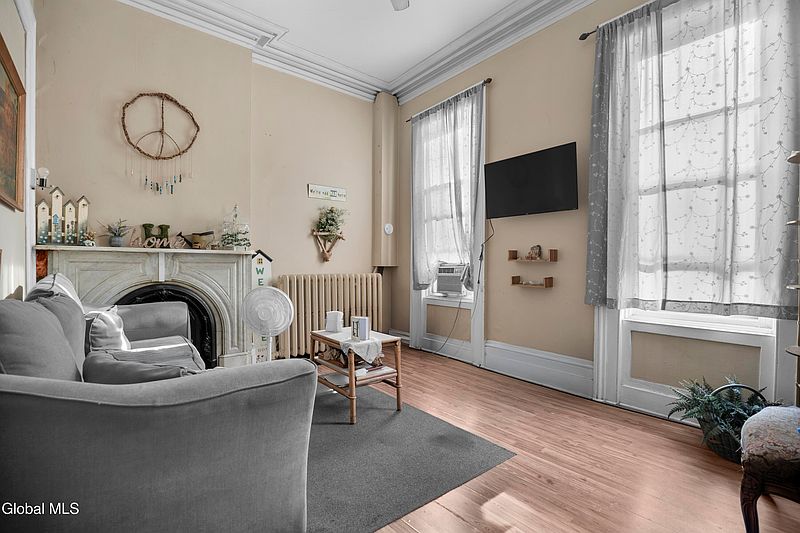 5th image of 55 Ten Broeck Street