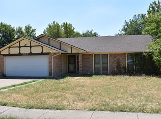 105 Haywood Dr, Benbrook, TX 76126