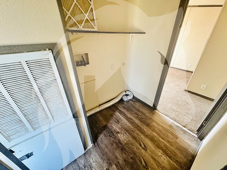 310 Madison Ave #14 — Photo 8