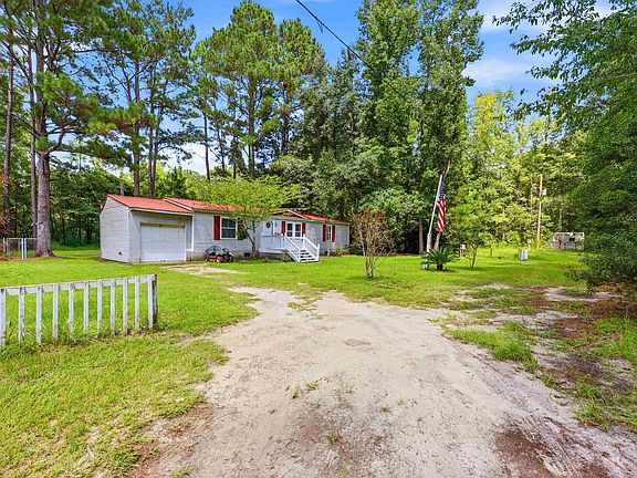 2nd image of 135 Ann Rudiger Ln.