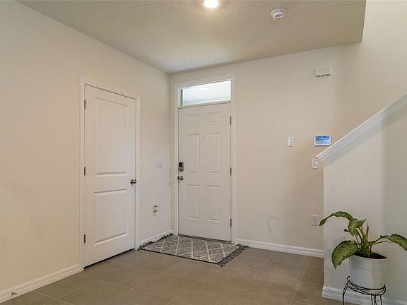 3rd image of 1382 Crescent Hoop Way