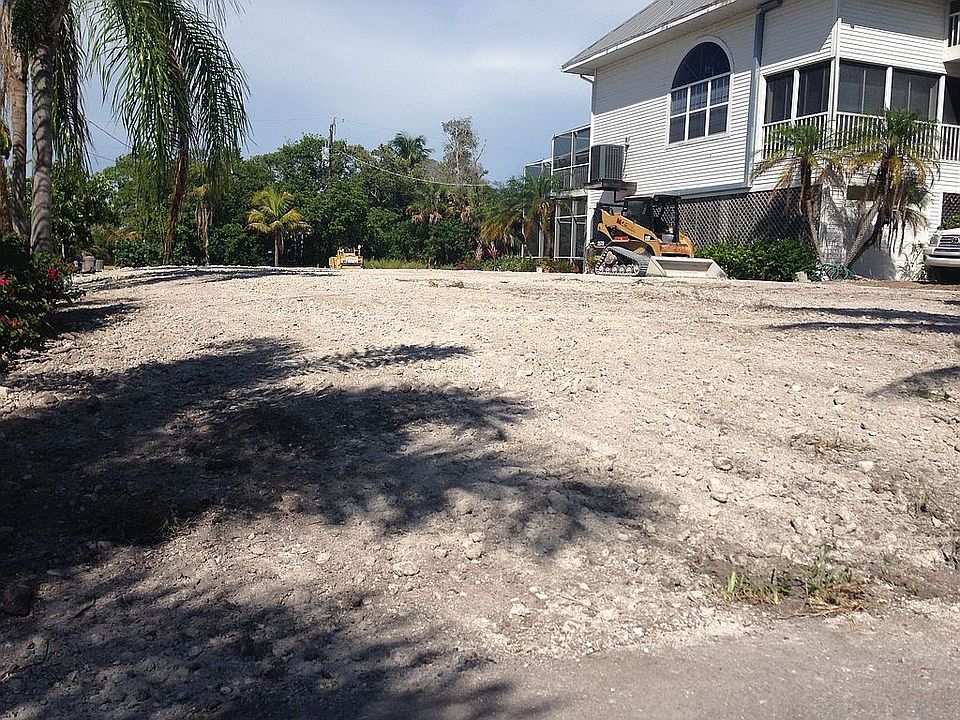 Near Both Beach & Bay 