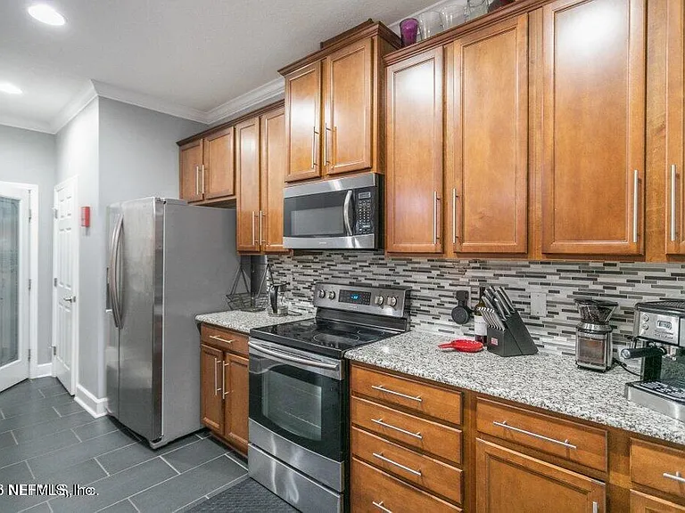 6217 Eclipse Cir — Photo 24