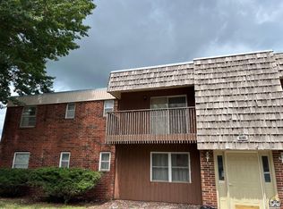 5452 SW 12th Ter APT 3, Topeka, KS 66604