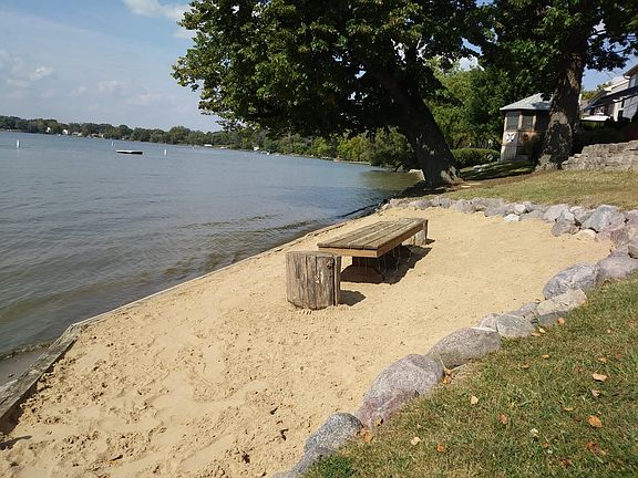 3rd image of 913 Schooner Ct