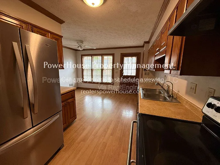 3209 Henderson Walk — Photo 3