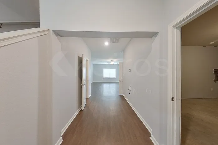 4 bed, 2.5 bath, 2002 sqft, $1,965 — Photo 2