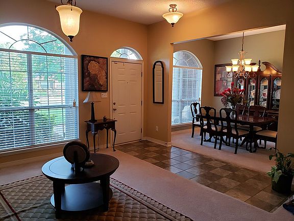 Front sitting and Dining