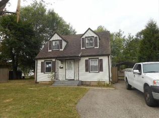 120 Fairlawn Dr, Round Lake Park, IL 60073