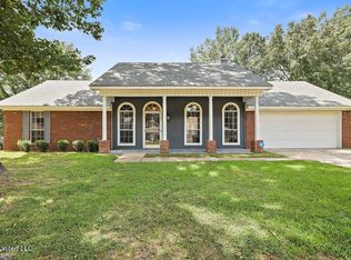 405 Greenmont Dr, Jackson, MS 39212
