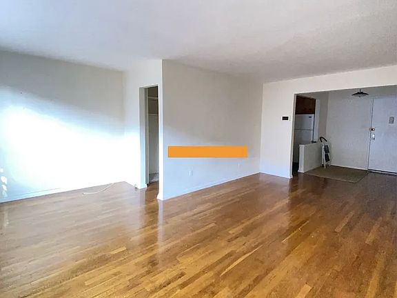 4th image of 740 E 32nd St #J