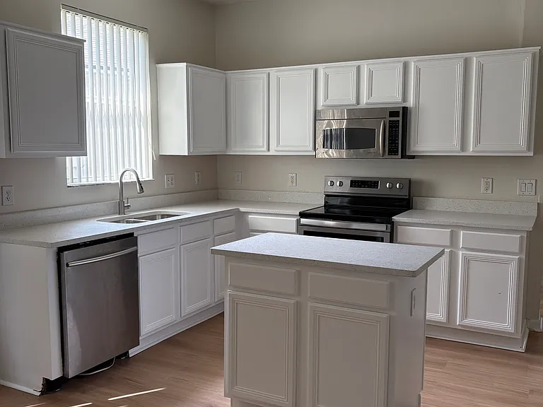 696 Carrigan Woods Trl — Photo 5