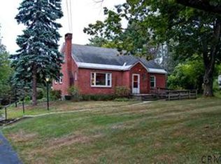 391 Valley Rd, Niskayuna, NY 12309